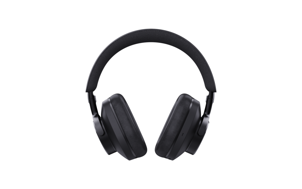 240223_p100_pack_shot_black.22